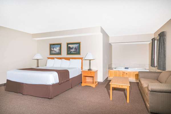  - Baymont Inn & Suites Baxter