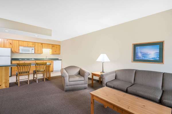  - Baymont Inn & Suites Baxter