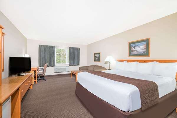  - Baymont Inn & Suites Baxter