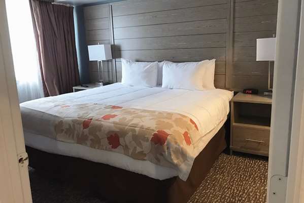  - Hawthorn Suites by Wyndham Kent