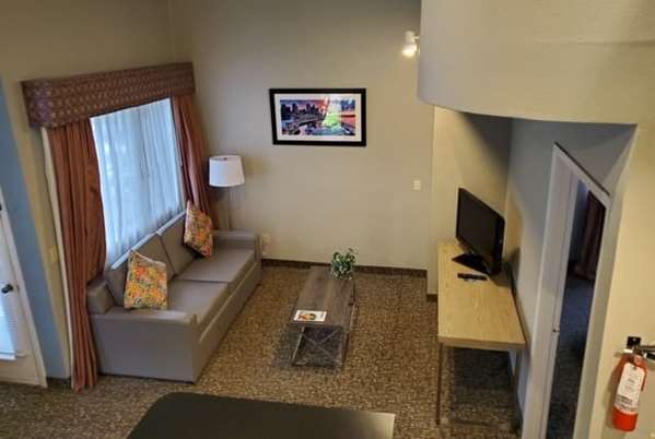  - Hawthorn Suites by Wyndham Kent