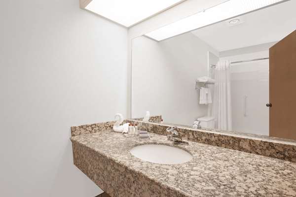  - Hawthorn Suites by Wyndham Kent