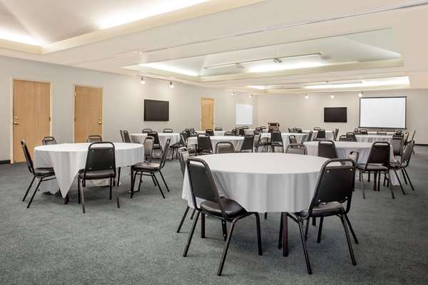  - Hawthorn Suites by Wyndham Kent