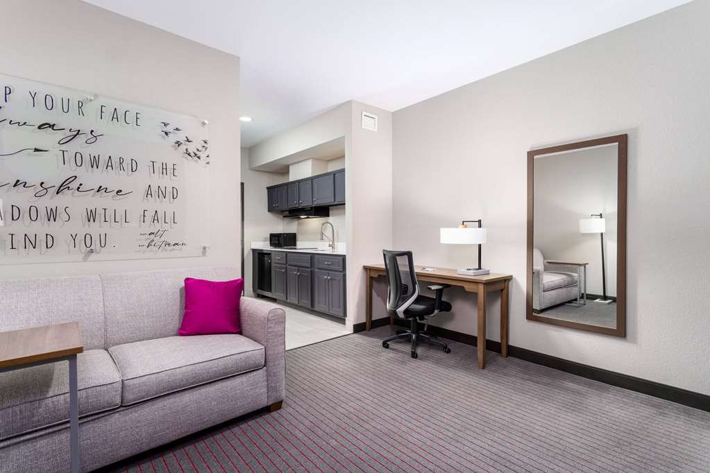 LQ AUGUSTA FORT EISENHOW-guestroom-Guest Room,On-Site.jpg