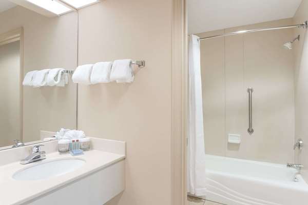  - Hawthorn Suites by Wyndham Lake Buena Vista - I-4, Exit 68