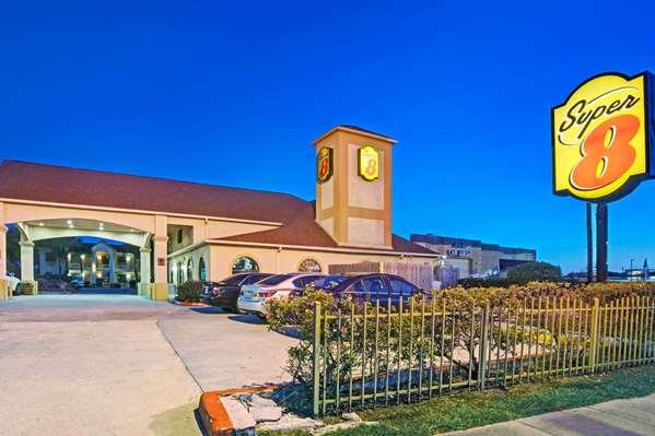 Exterior view - Super 8 Motel Hobby Airport South Houston