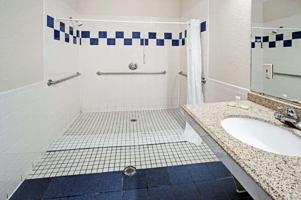  - Super 8 Motel Hobby Airport South Houston