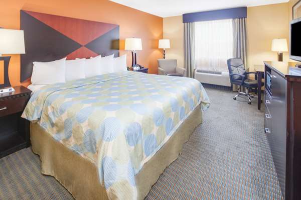  - Days Inn Russellville - I-40, Exit 81