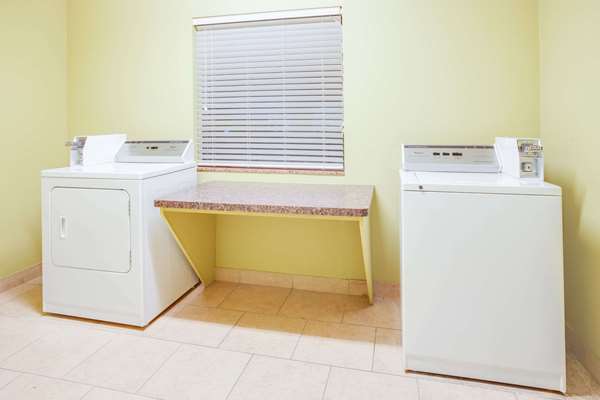 Amenities - Days Inn Russellville - I-40, Exit 81