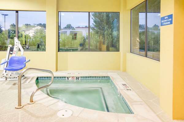 Pool - Days Inn Russellville - I-40, Exit 81