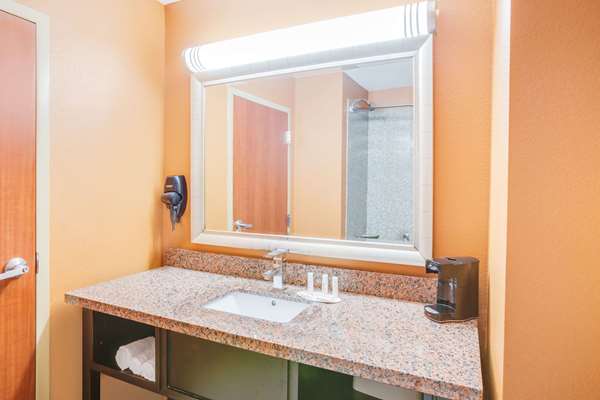  - Days Inn Russellville - I-40, Exit 81