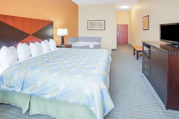 Suite - Days Inn Russellville - I-40, Exit 81