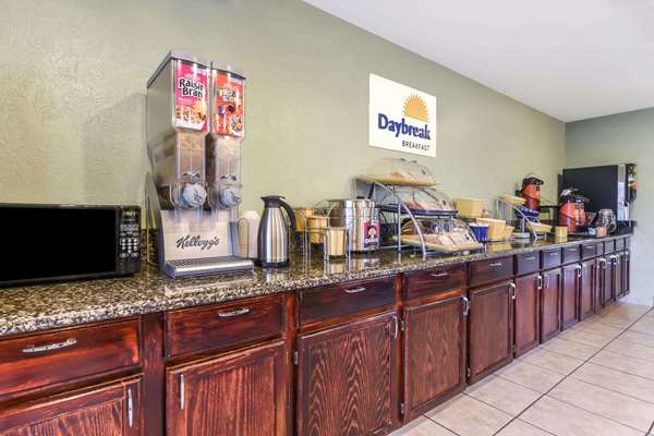  - Days Inn Lake Granbury