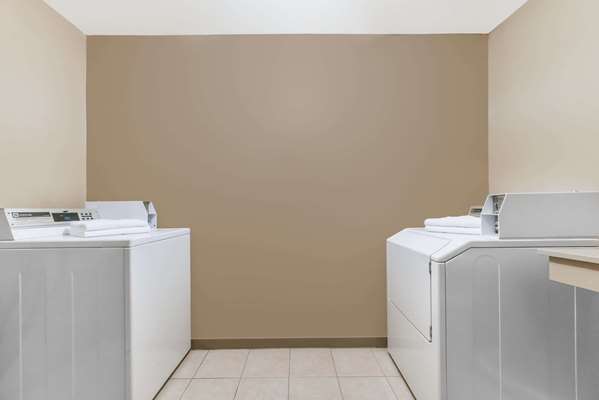  - Days Inn Lake Granbury