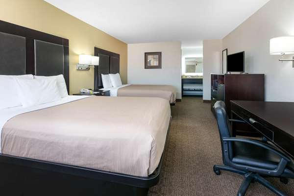  - Days Inn Lake Granbury