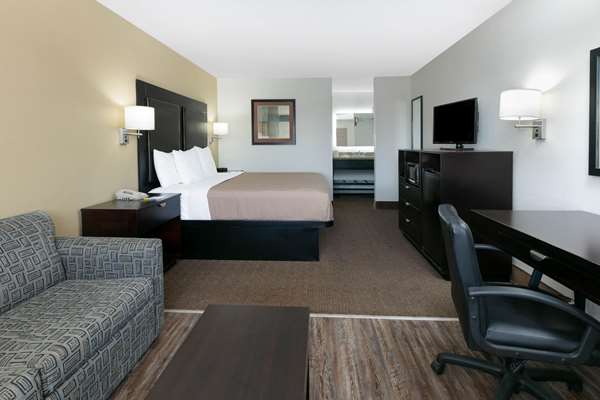 Suite - Days Inn Lake Granbury