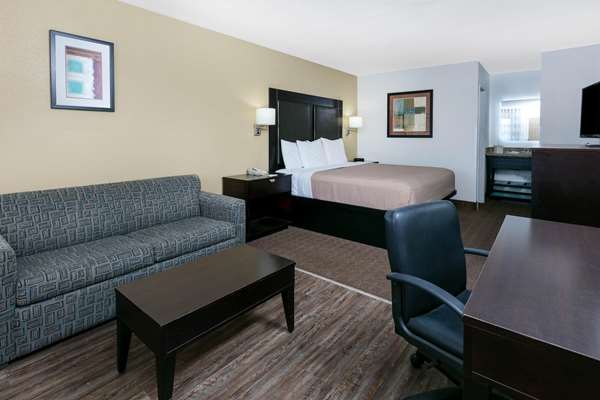 Suite - Days Inn Lake Granbury