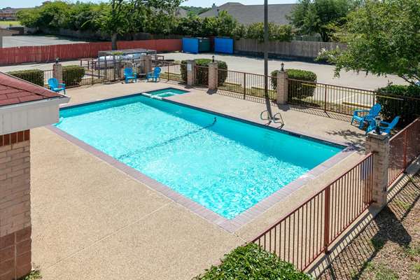 Pool - Days Inn Lake Granbury