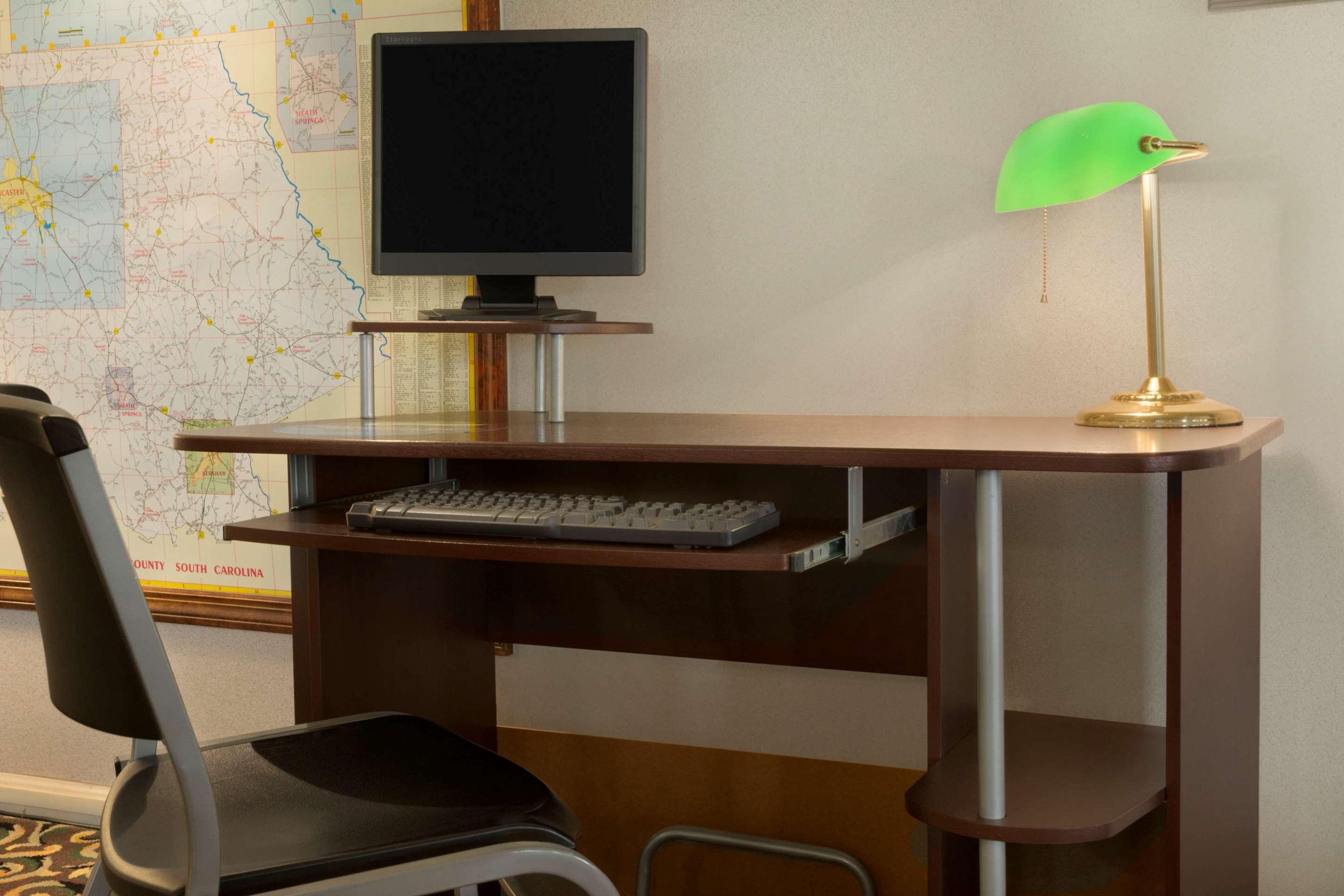 Business Center | Super 8 by Wyndham Lancaster