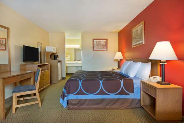  - Super 8 Hotel Lancaster