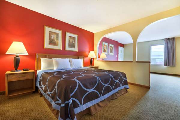 Suite - Super 8 Hotel Lancaster