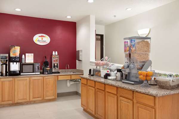 Dining,Dining Area,Restaurant,On-Site