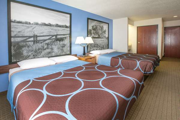  - Super 8 East Garland- I-30, Exit 60