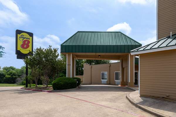 Exterior view - Super 8 East Garland- I-30, Exit 60
