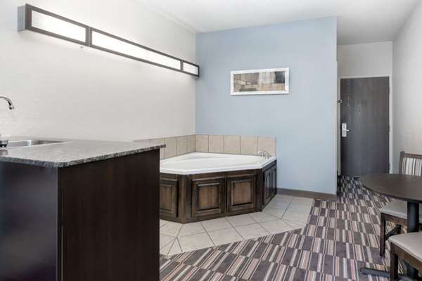 Suite - Microtel Inn by Wyndham Hoover - I-459, Exits 13 & 13A