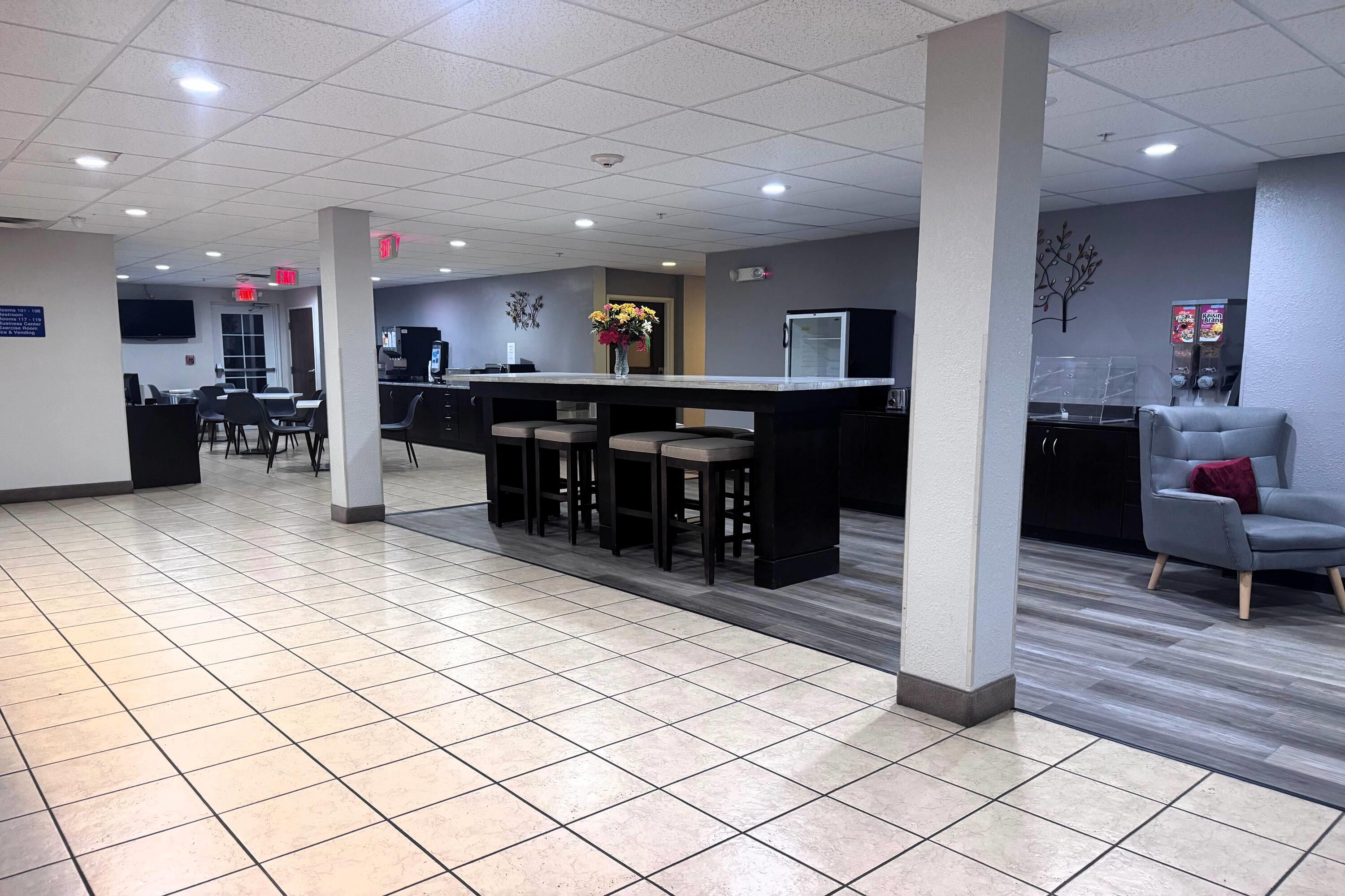 Lobby | Microtel Inn & Suites by Wyndham Hoover/Birmingham