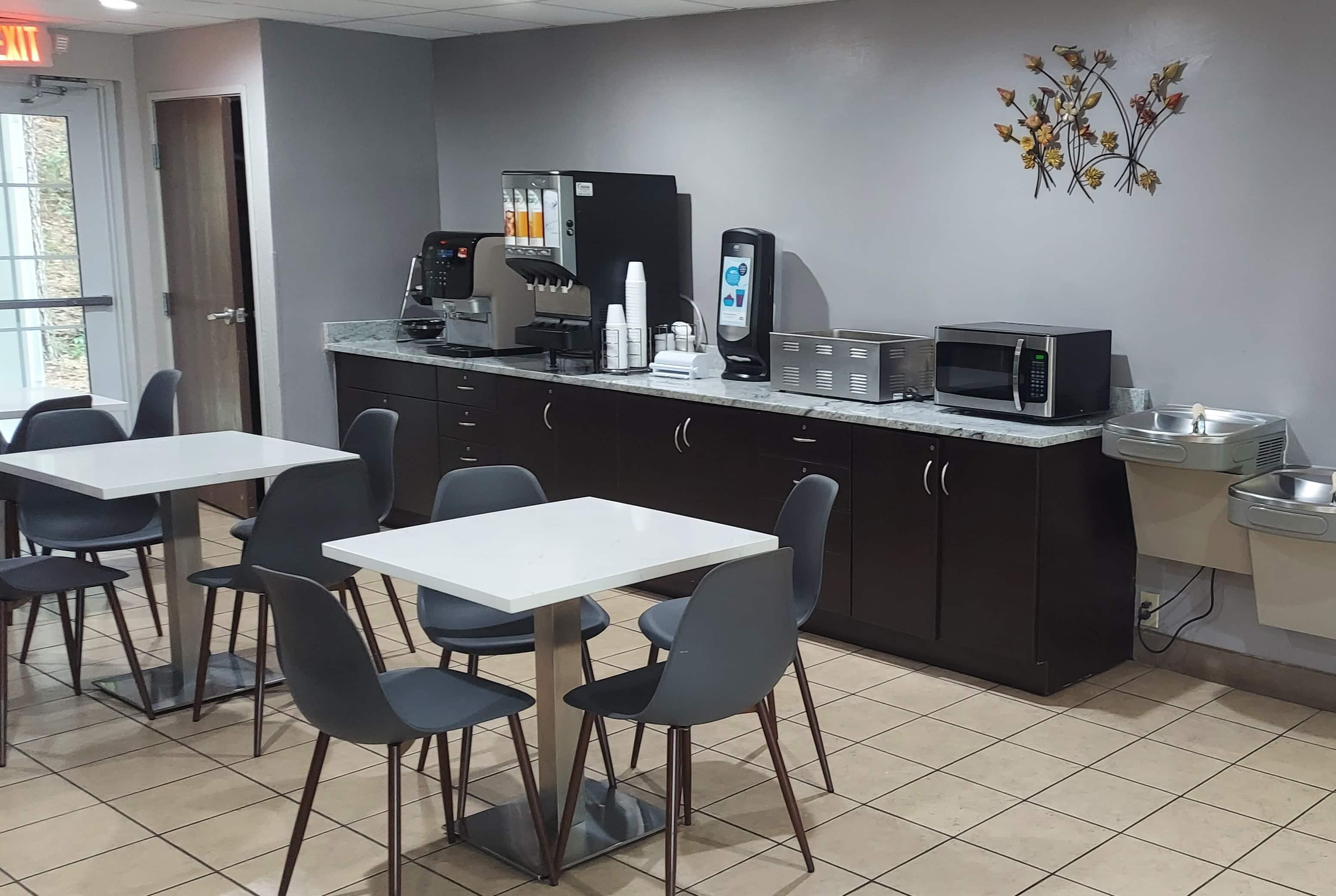 Breakfast Area | Microtel Inn & Suites by Wyndham Hoover/Birmingham