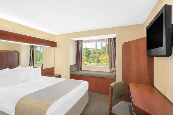  - Microtel Inn & Suites by Wyndham Bentonville - I-49, Exit 85