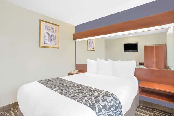  - Microtel Inn & Suites by Wyndham Bentonville - I-49, Exit 85