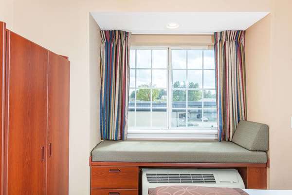  - Microtel Inn & Suites by Wyndham Rogers