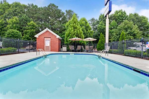 Pool - Microtel Inn by Wyndham Woodstock - I-575, Exit 7