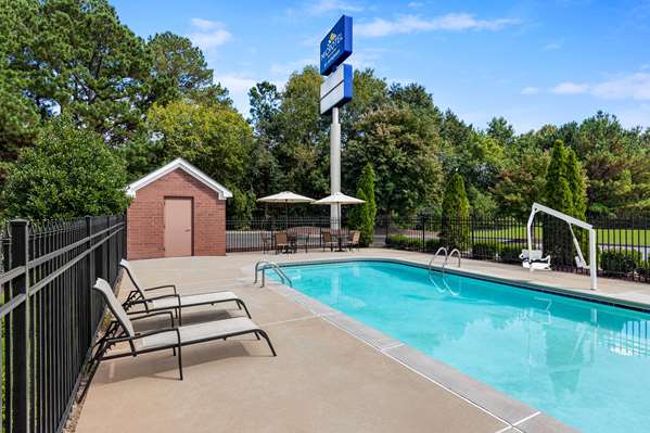 Pool - Microtel Inn by Wyndham Woodstock - I-575, Exit 7