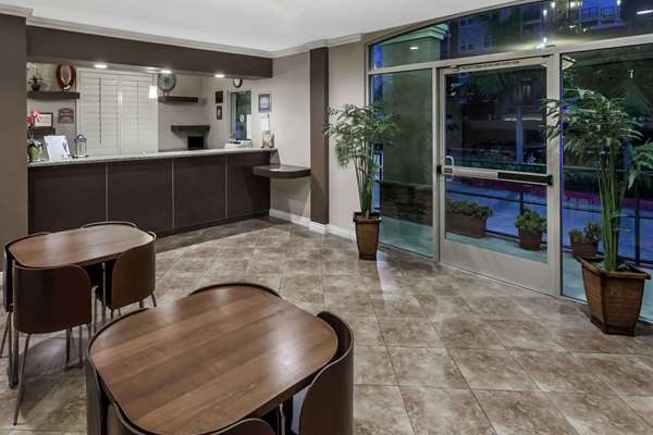  - Days Inn & Suites Garden Grove