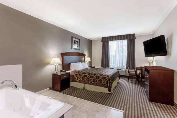 Suite - Days Inn & Suites Garden Grove