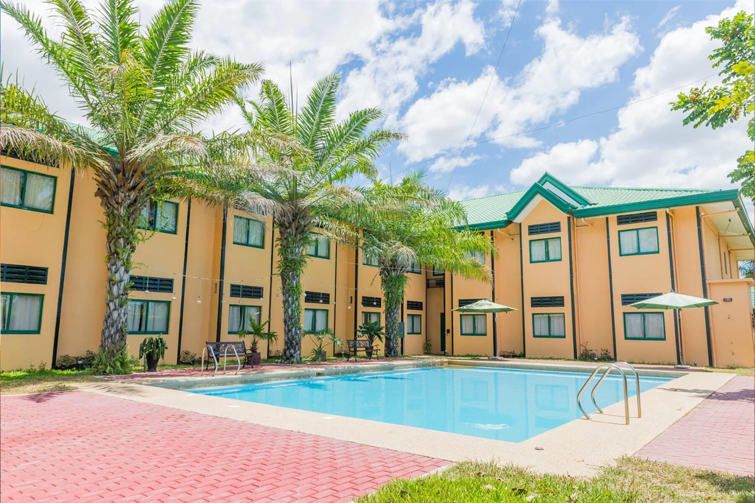 Microtel Inn & Suites Cabanatuan