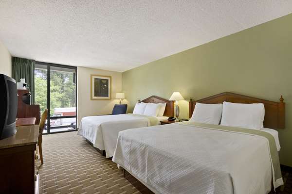  - Days Inn Fayetteville - I-95, Exit 49