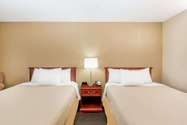  - Days Inn West Des Moines - I-235, Exit 3