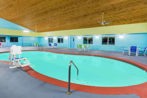 Pool - Days Inn West Des Moines - I-235, Exit 3