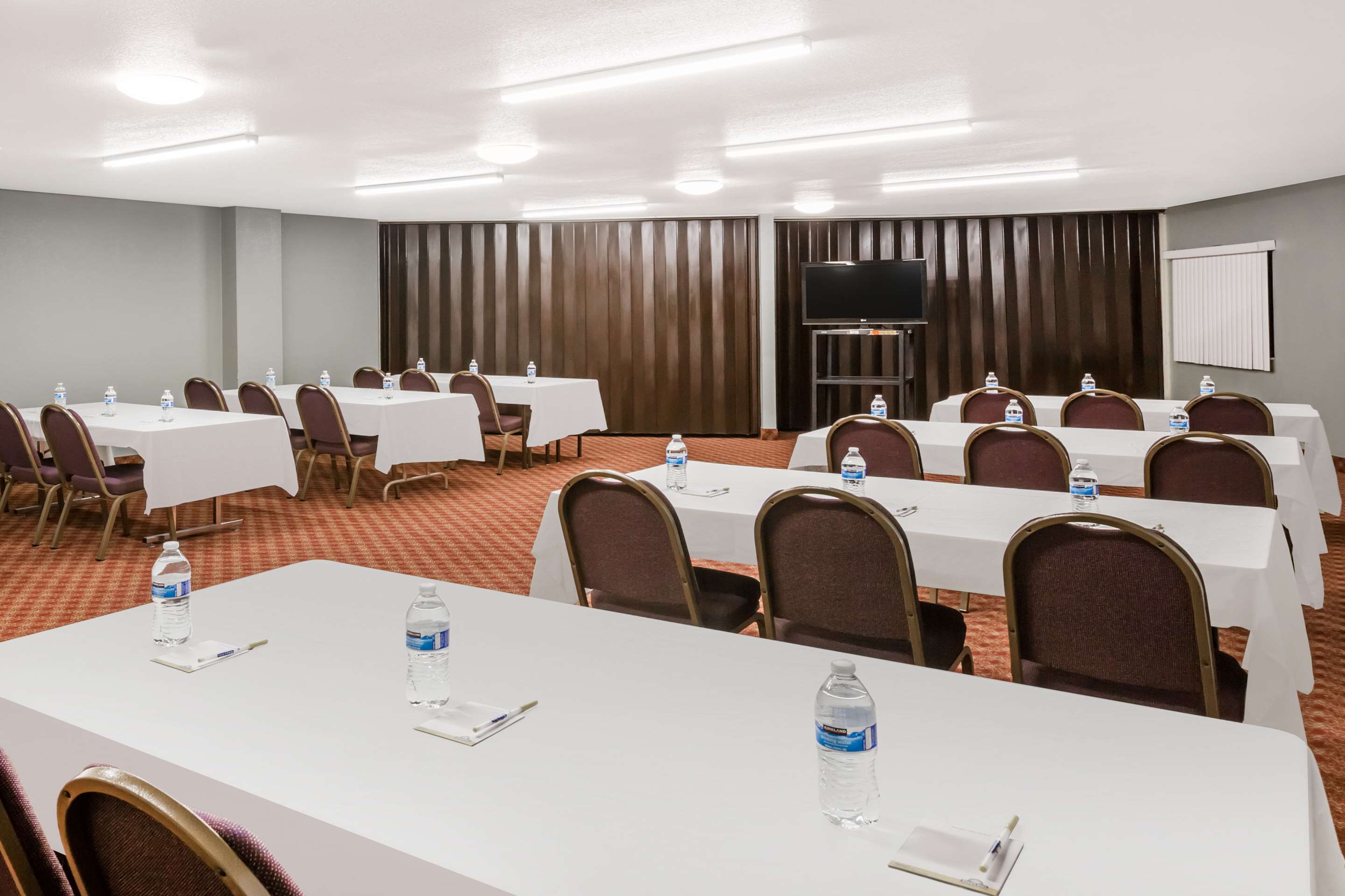 Meeting Room | Quality Inn West Des Moines - Clive