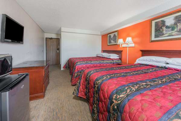  - Knights Inn Ferguson - I-270, Exits 30A & 30