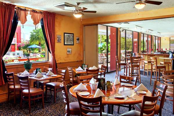 Bar - Ramada Inn Naples