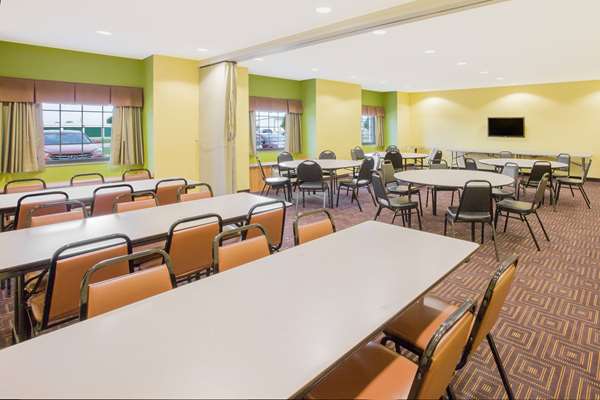  - Microtel Inn & Suites by Wyndham Delphos