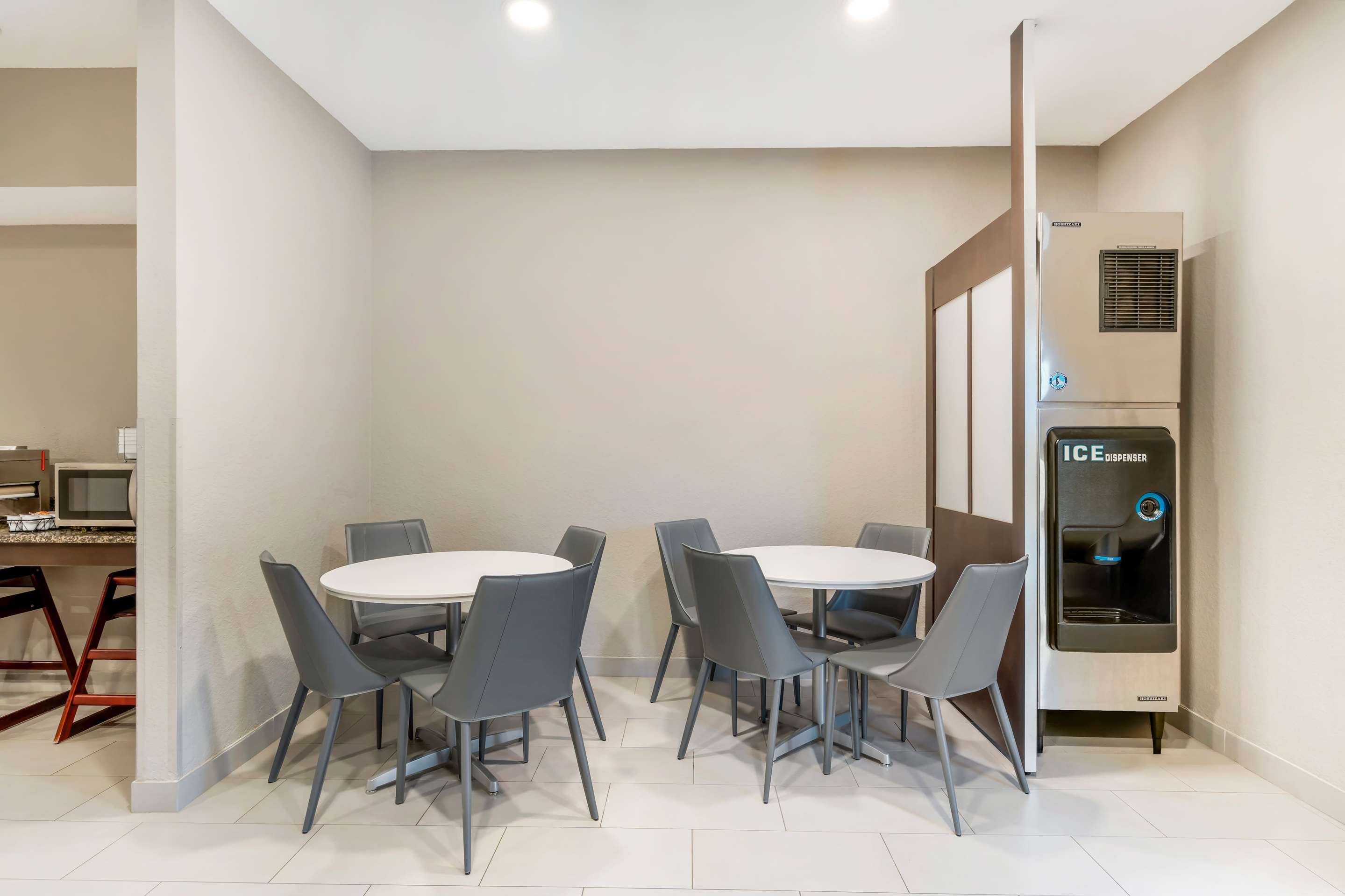 Breakfast Area | Microtel Inn & Suites by Wyndham Brooksville