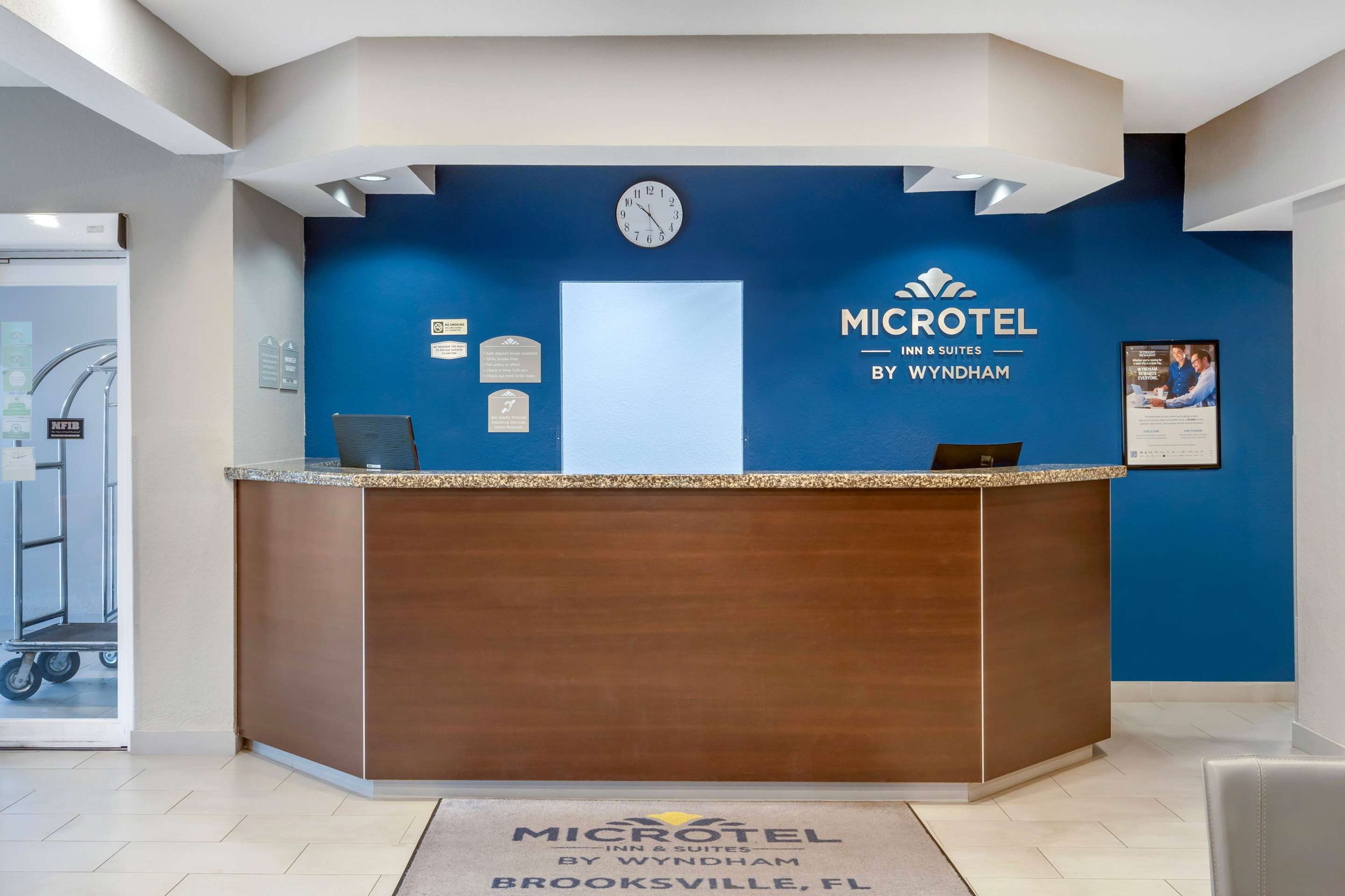 Lobby | Microtel Inn & Suites by Wyndham Brooksville