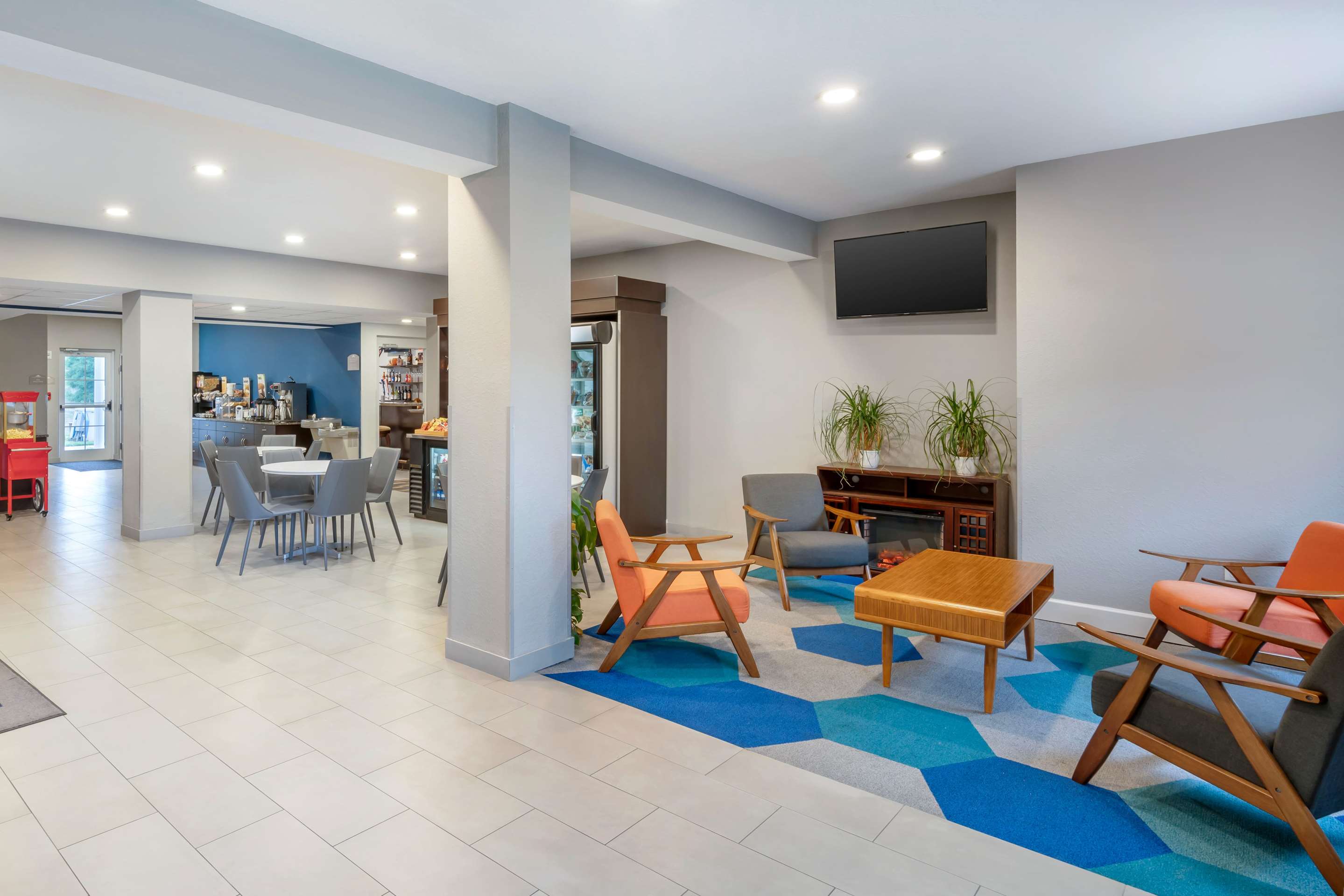 Lobby | Microtel Inn & Suites by Wyndham Brooksville