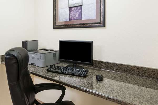 Conference Area - Days Inn & Suites Airport Des Moines